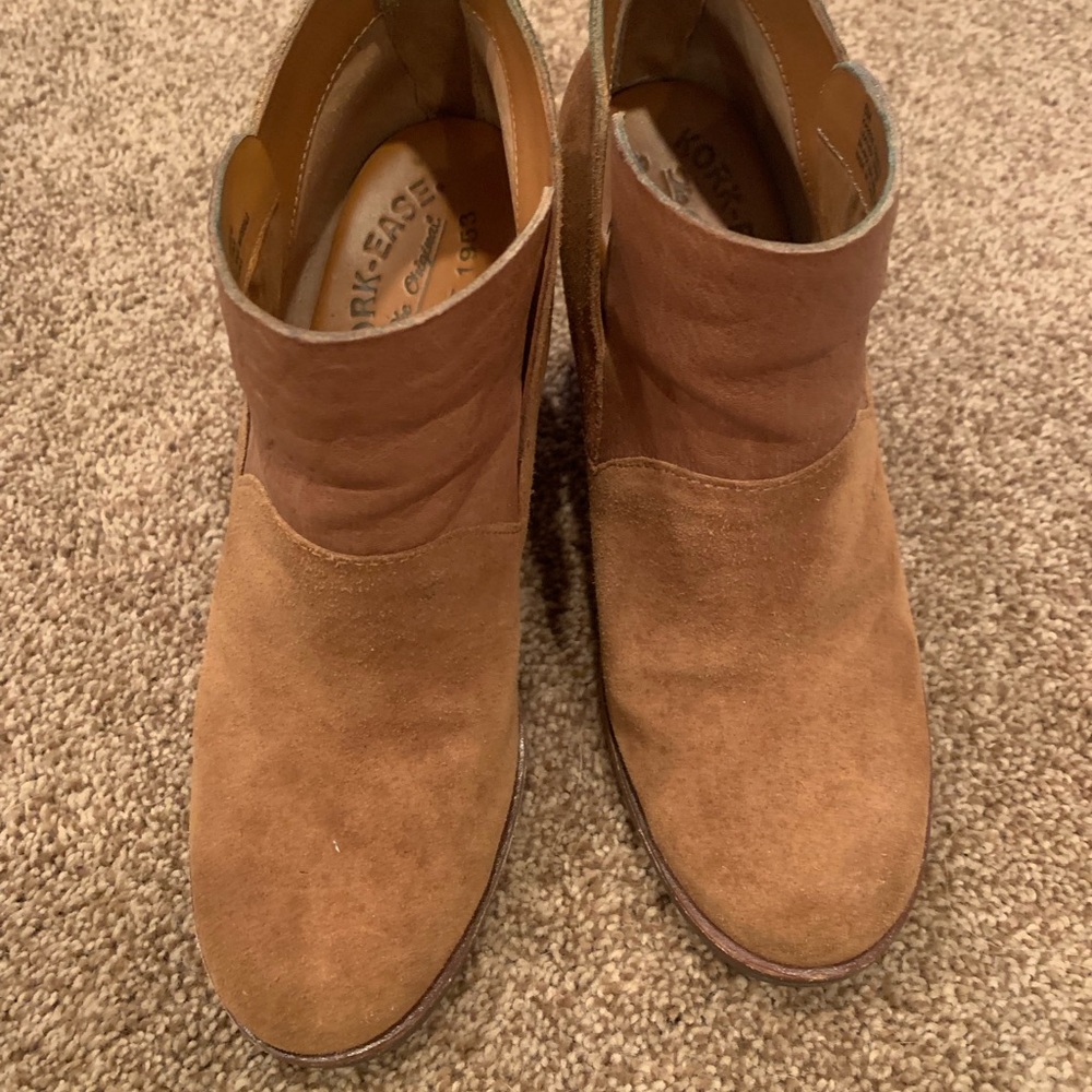 Kork-Ease rust booties size 6